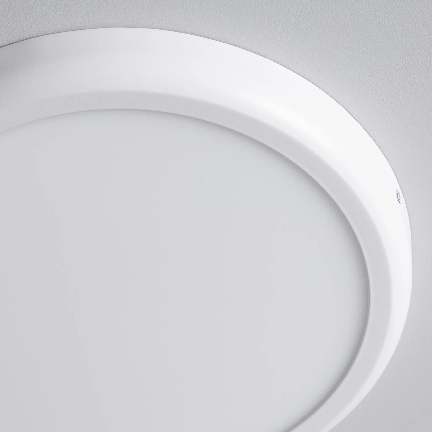 led-deckenlampe-rund-weisses-design-24we