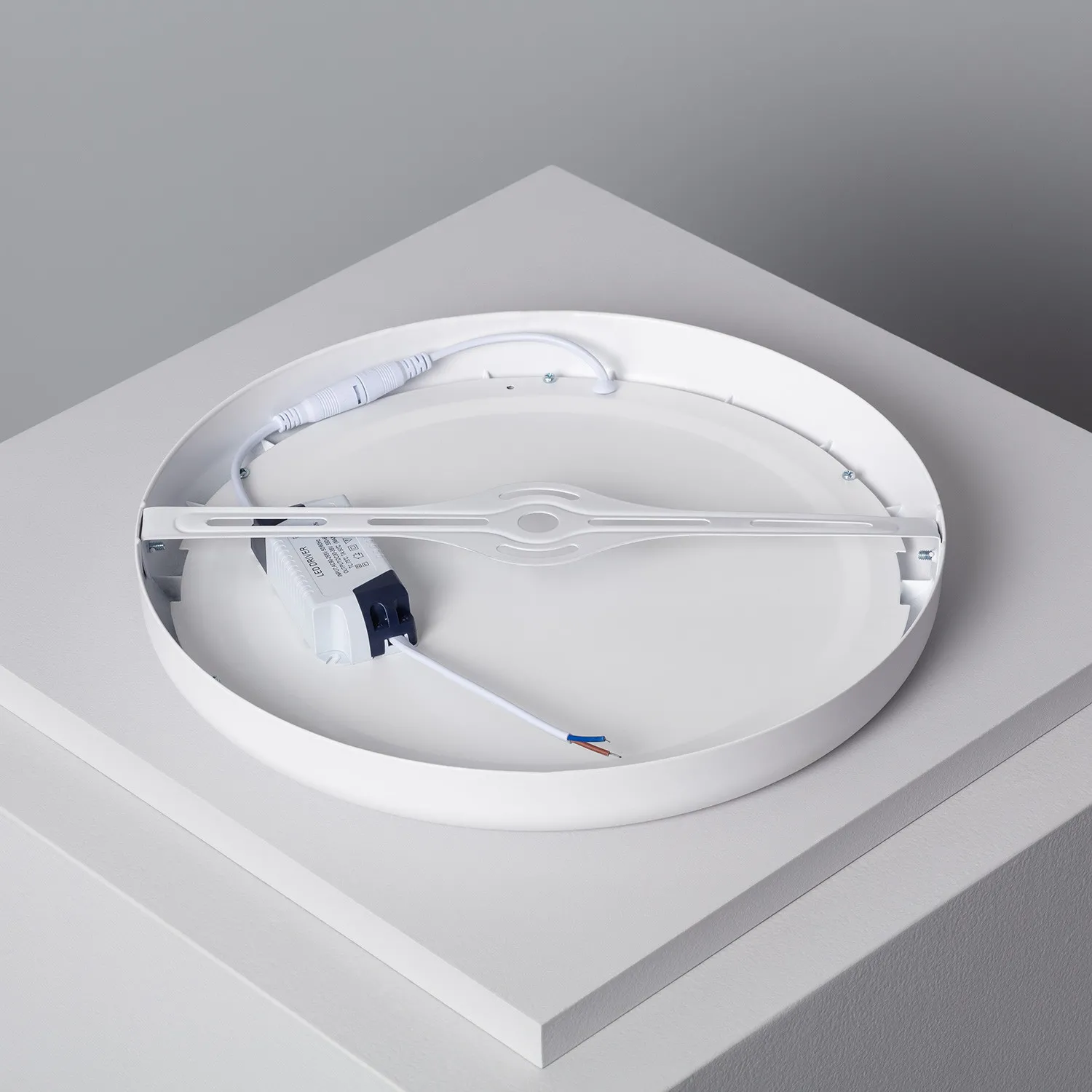 led-deckenlampe-rund-weisses-design-24wt