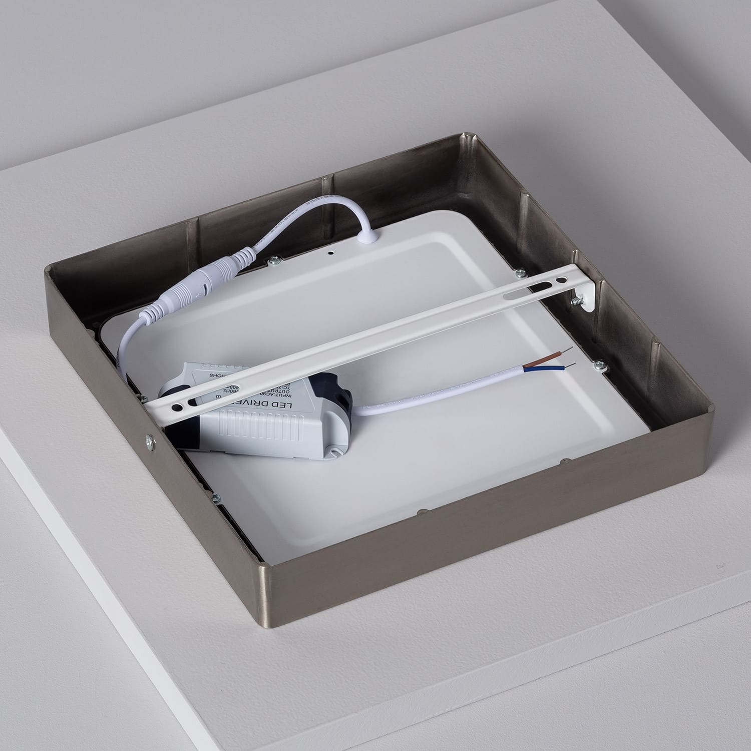 plafonnier-led-carre-18w-argentee (4)