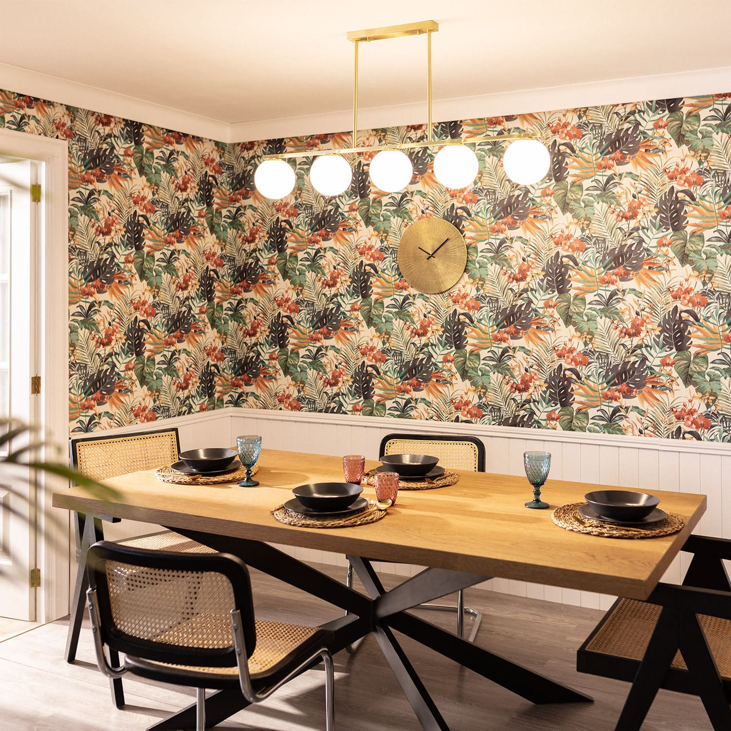 hangeleuchte-aus-metall-und-glas-boqor (1)