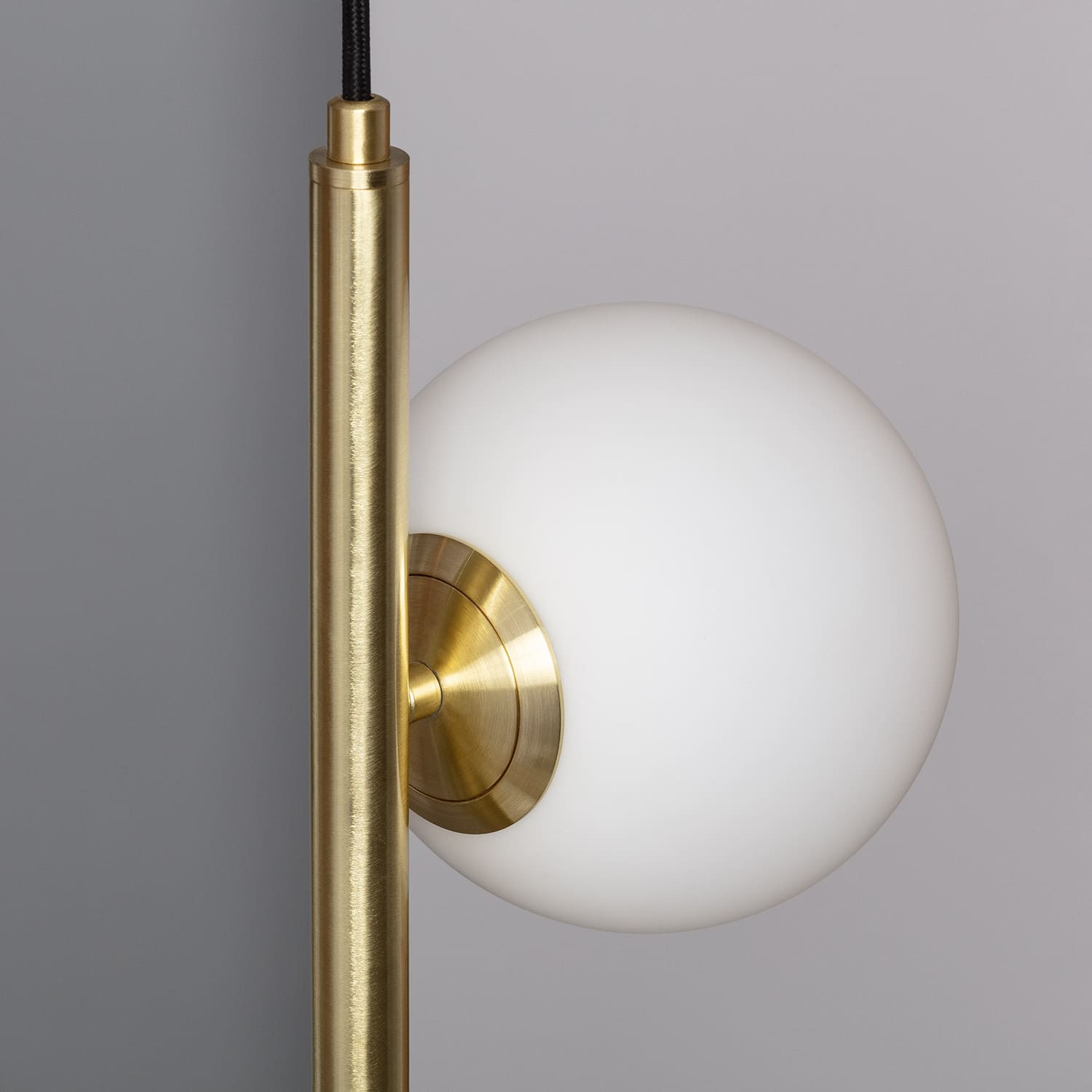 hangeleuchte-aus-metall-und-glas-moonlight-doppelt-iluzzia (2)