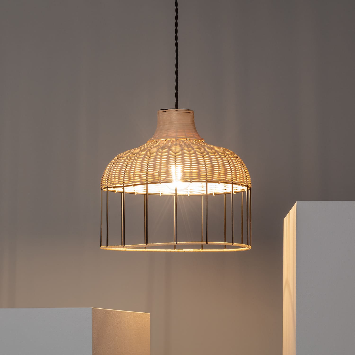 hangeleuchte-rattan-und-metall-sliema (3)