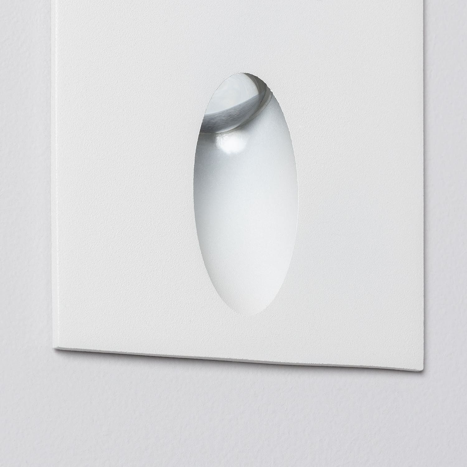 led-wandleuchte-3w-quadratisch-aluminium-oval-wabi-weiss (2)