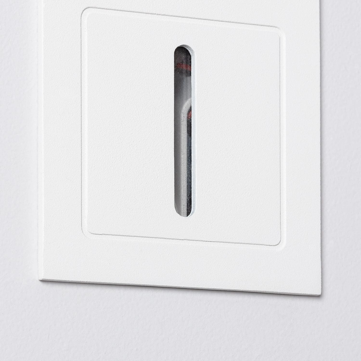 led-wandleuchte-aluminium-fur-aussen-lineal-wabi-weiss (2)