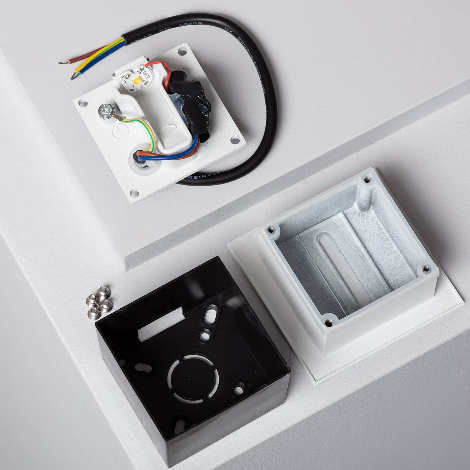 led-wandleuchte-aluminium-fur-aussen-lineal-wabi-weiss (5)