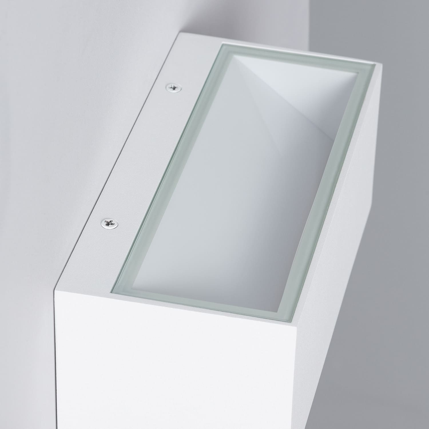 wandleuchte-18w-aluminium-doppelseitige-beleuchtung-wahlbar-cct-gropius (2)