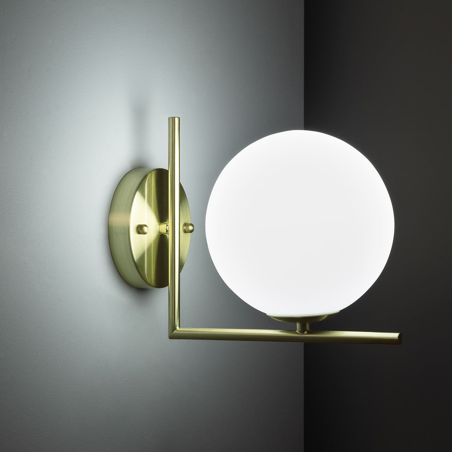 wandleuchte-aus-metall-und-glas-moonlight-design-iluzzia (3)