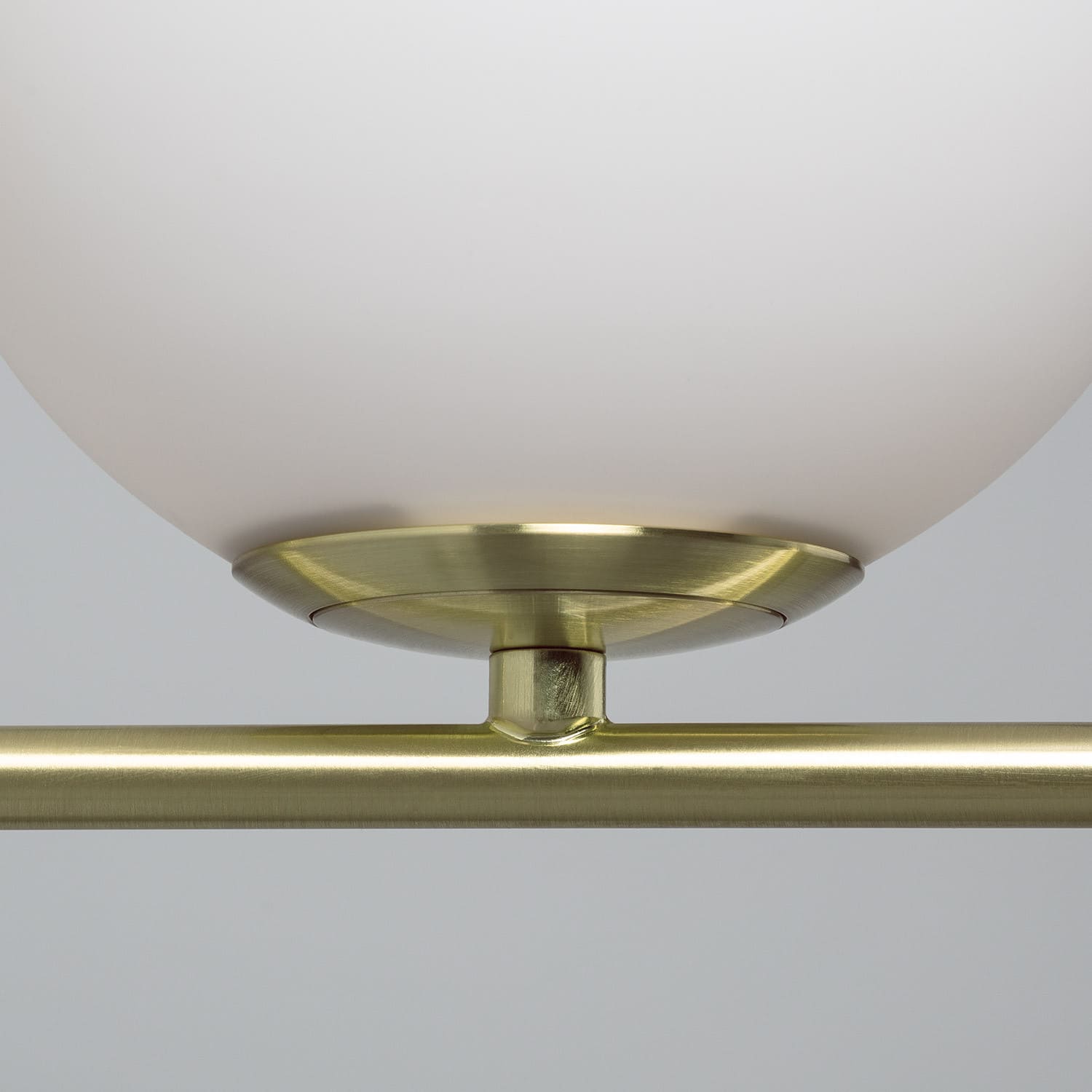 wandleuchte-aus-metall-und-glas-moonlight-design-iluzzia (6)