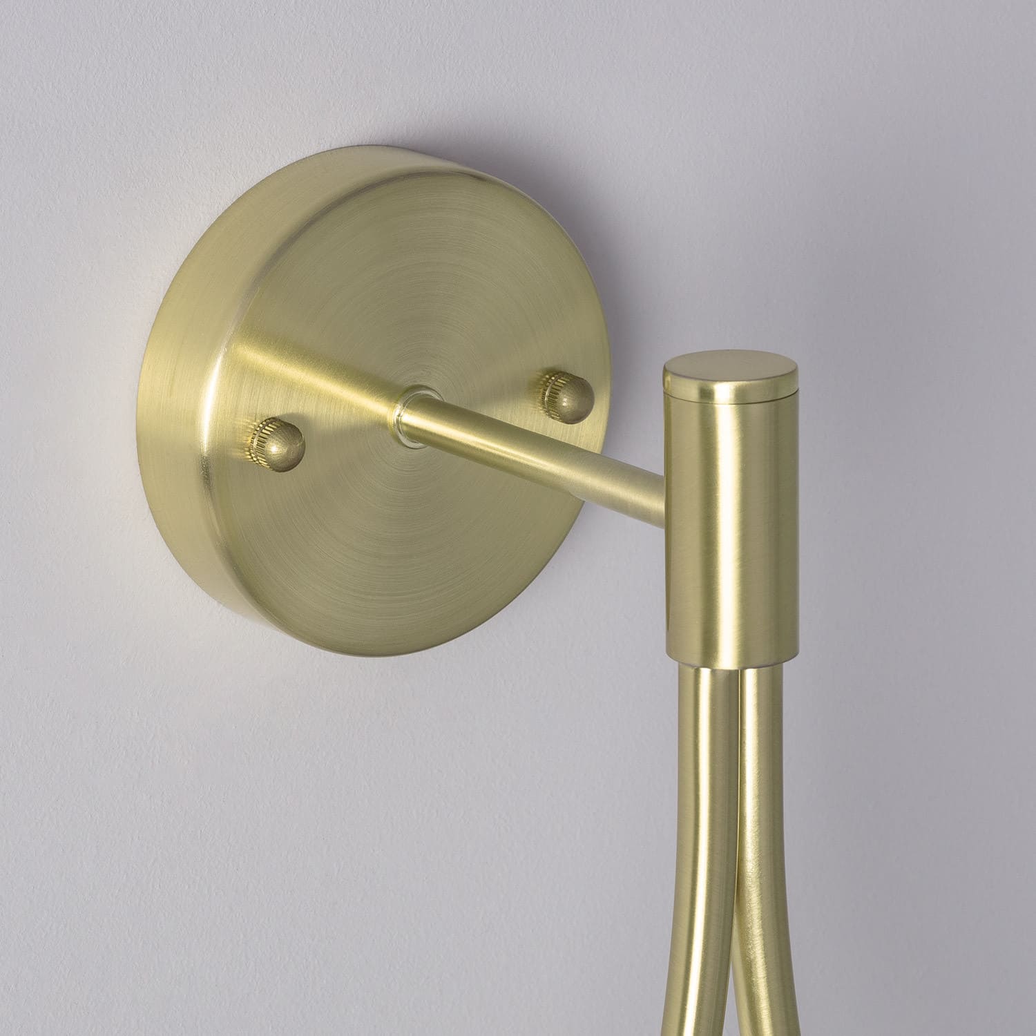 wandleuchte-aus-metall-und-glas-moonlight-iluzzia (6)