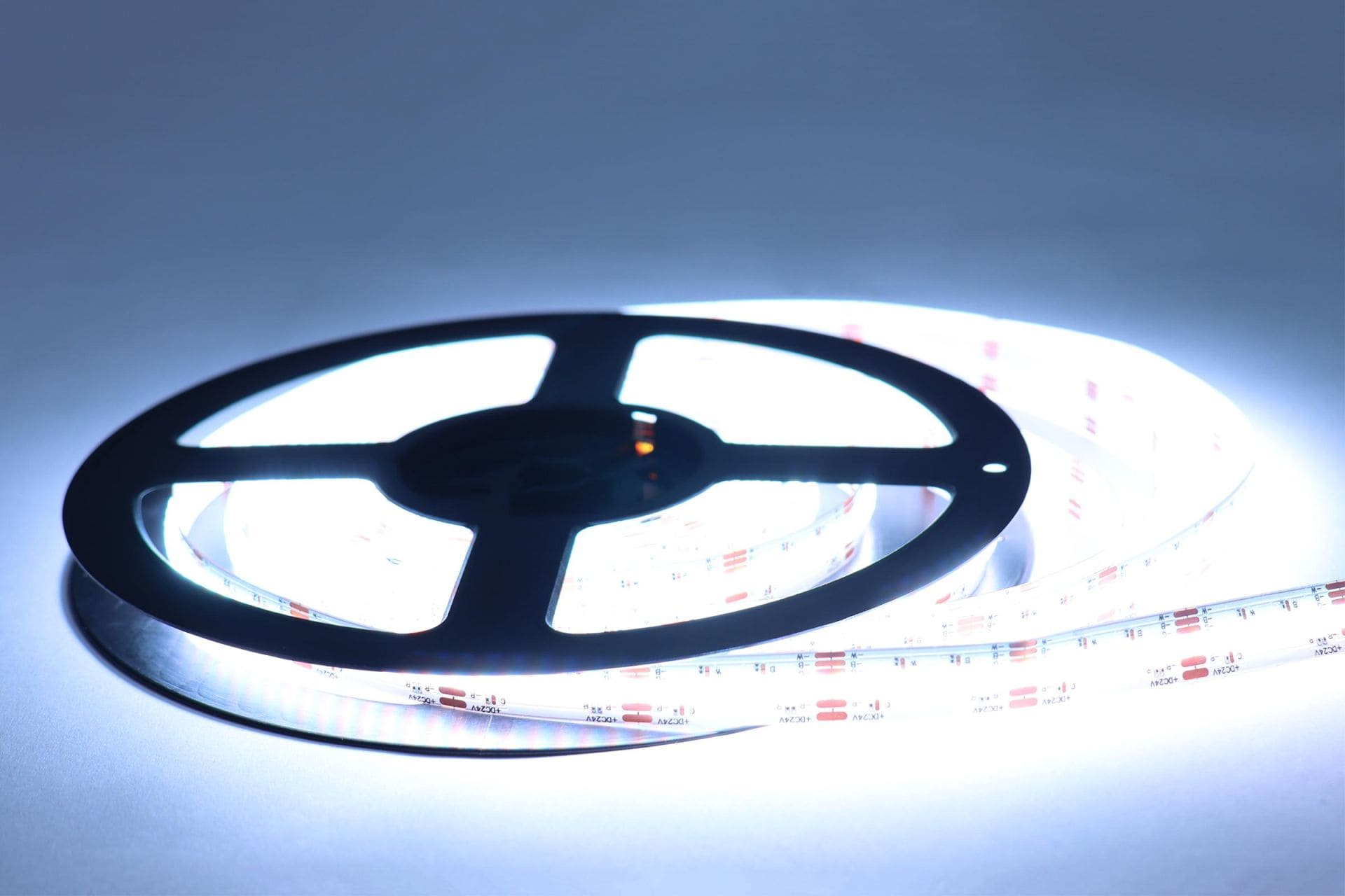 COBRGBW24VLEDStreifen5M16Wm896LEDm12mmIP20FarbwechselRGB3000K-23393_1920x1920