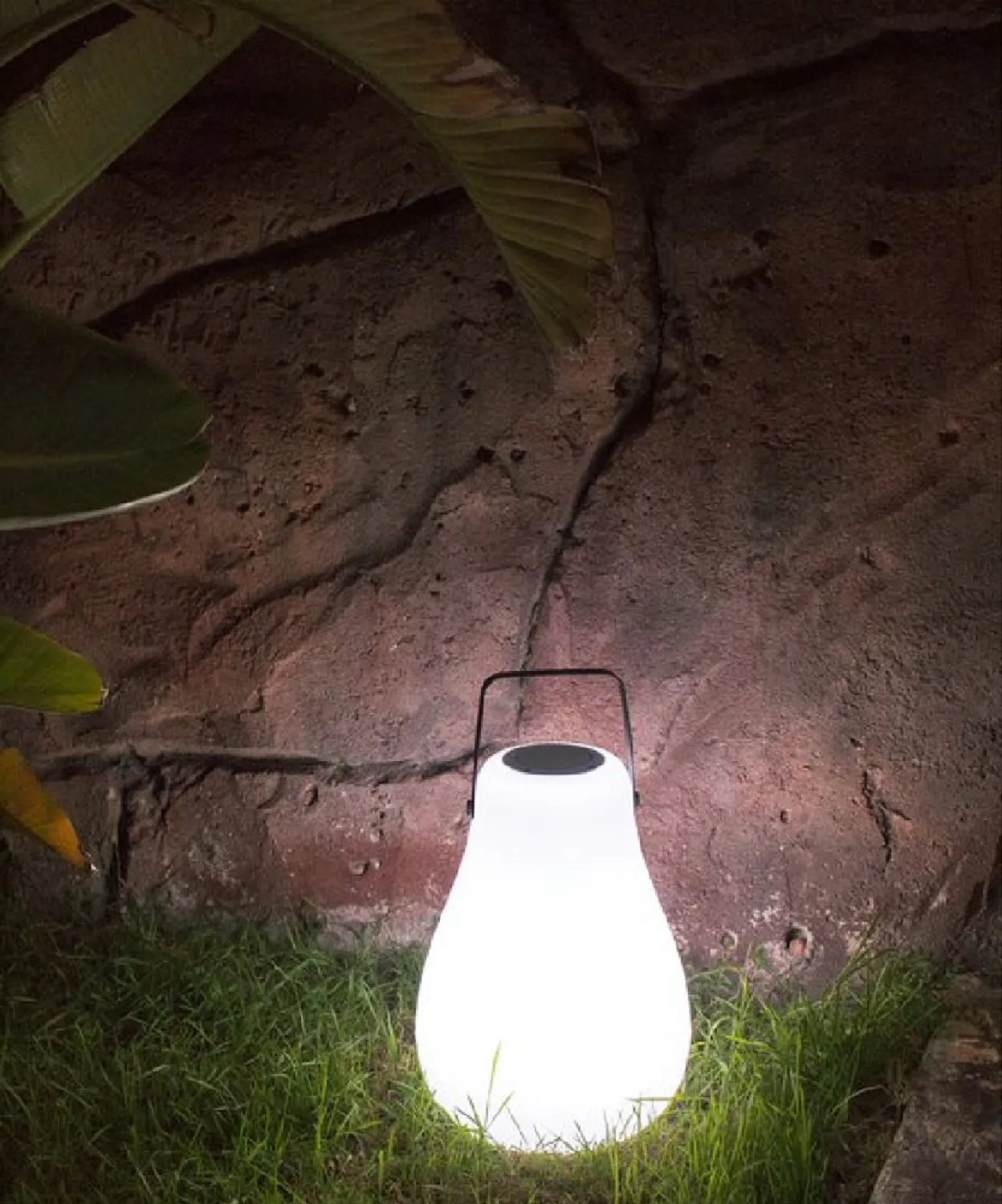 dekorative-led-leuchte-rgbw-kurby-28-solar-smarttech-newgarden1