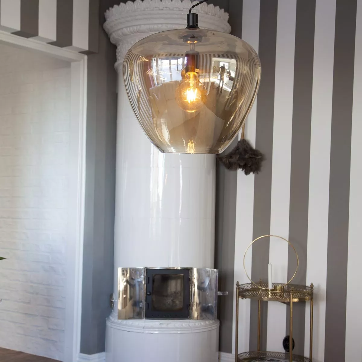 byrydens-pendelleuchte-bellissimo-amber-grande-ambiente