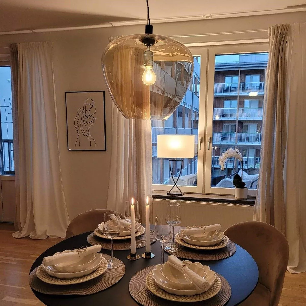 byrydens-pendelleuchte-bellissimo-amber-grande-ambiente2