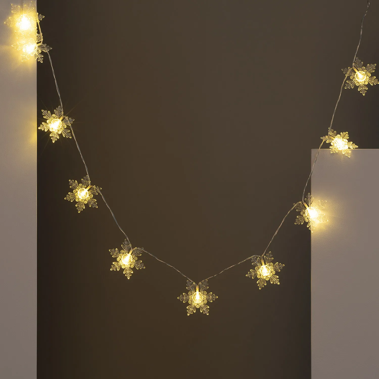 guirlande-led-a-piles-snowy-12m1