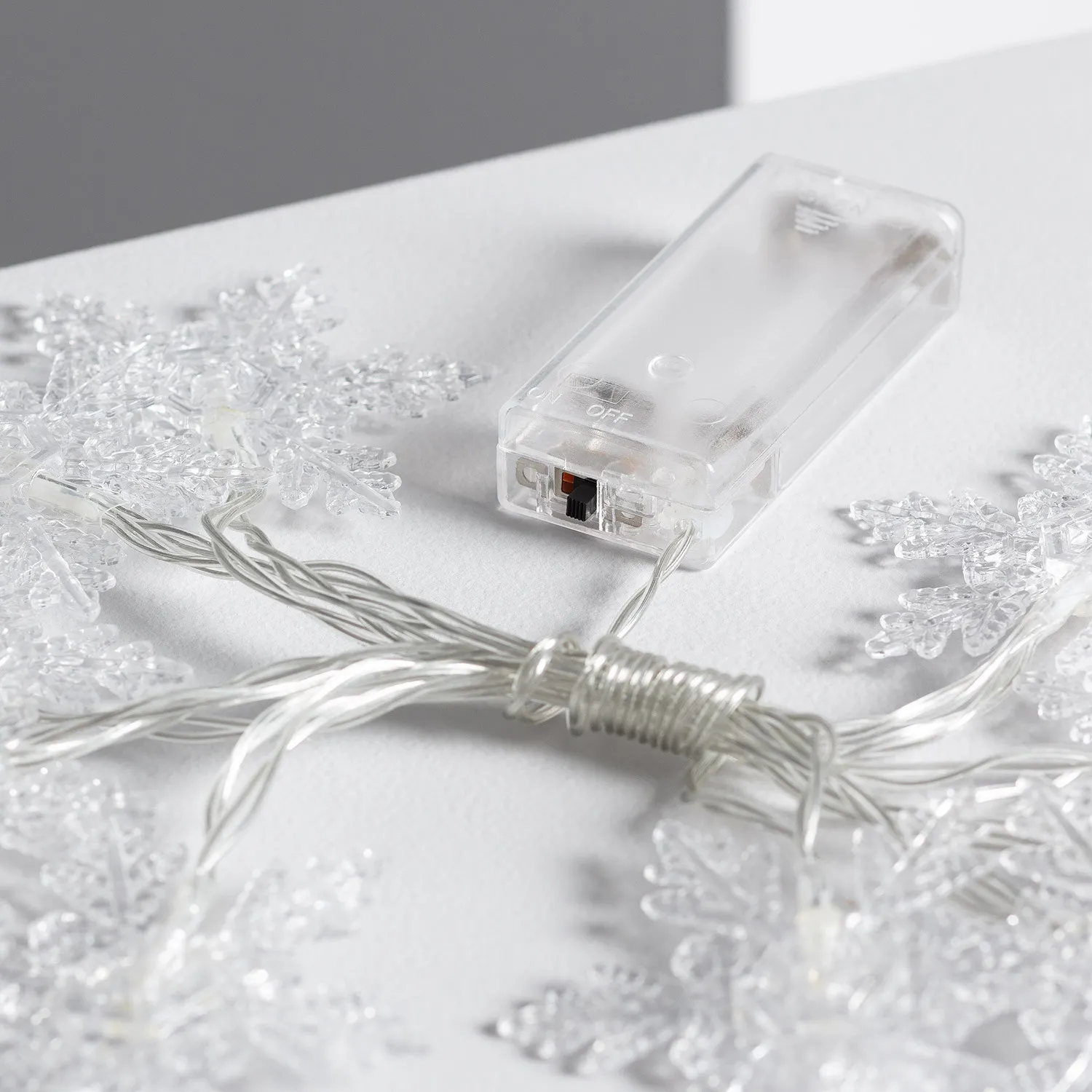 guirlande-led-a-piles-snowy-12m7