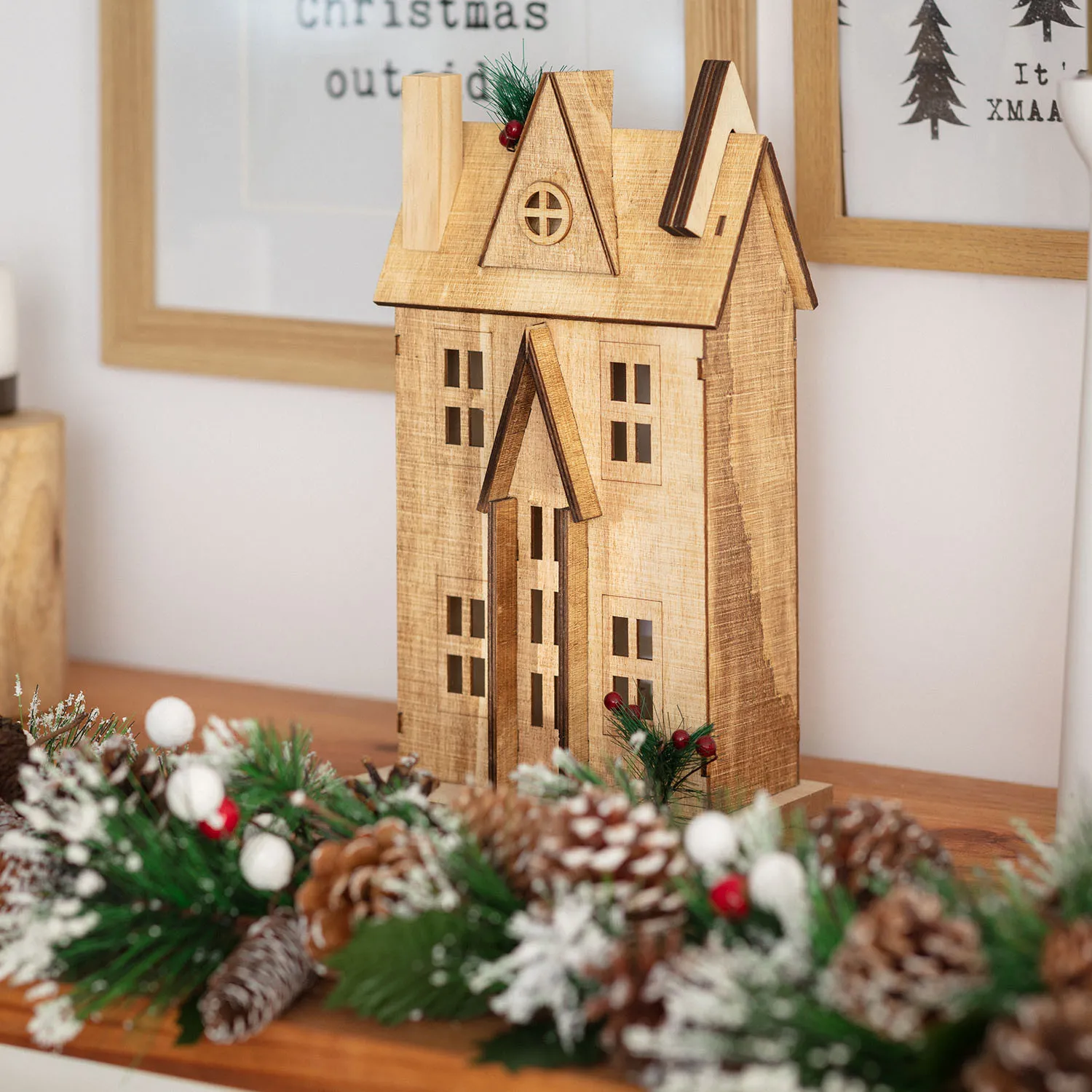 maisonnette-de-noel-led-bois-rumah-a-piles2