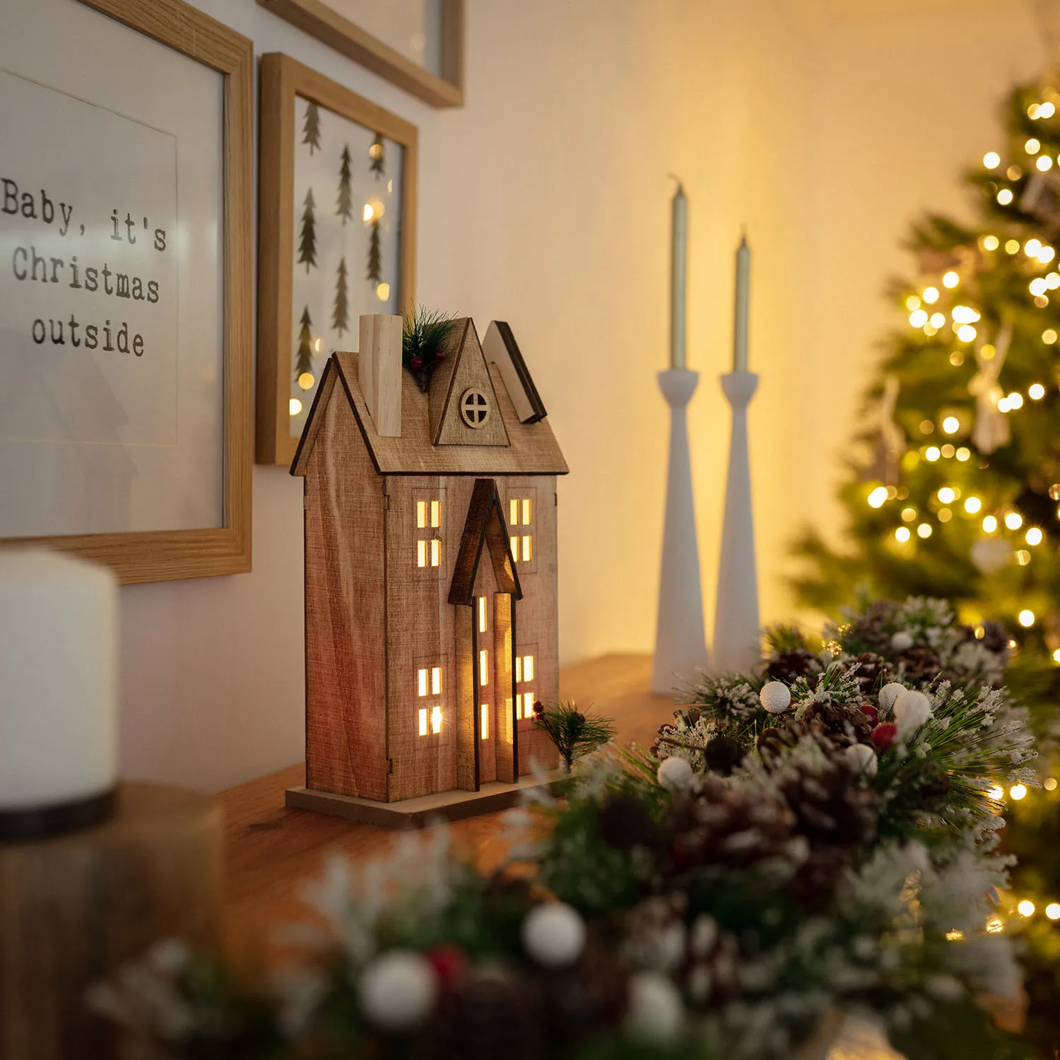 maisonnette-de-noel-led-bois-rumah-a-piles4