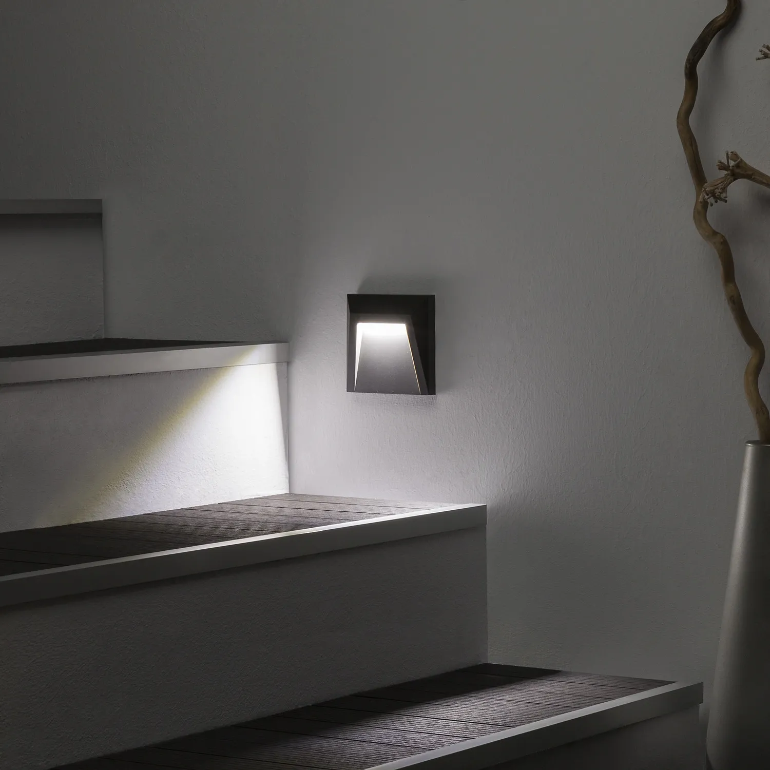 balise-led-en-saillie-Messou-ip65-15w-grise1