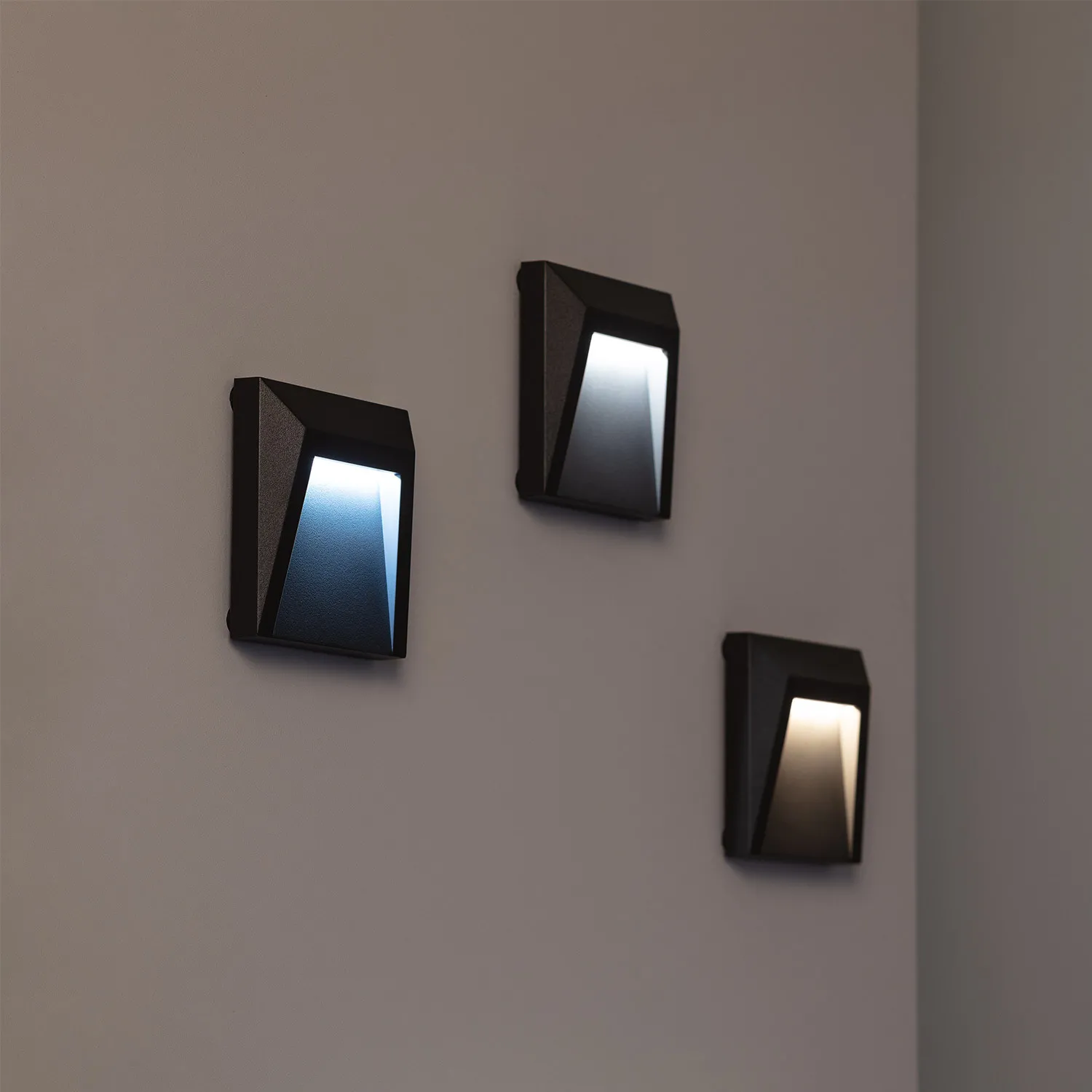 balise-led-en-saillie-Messou-ip65-15w-grise3