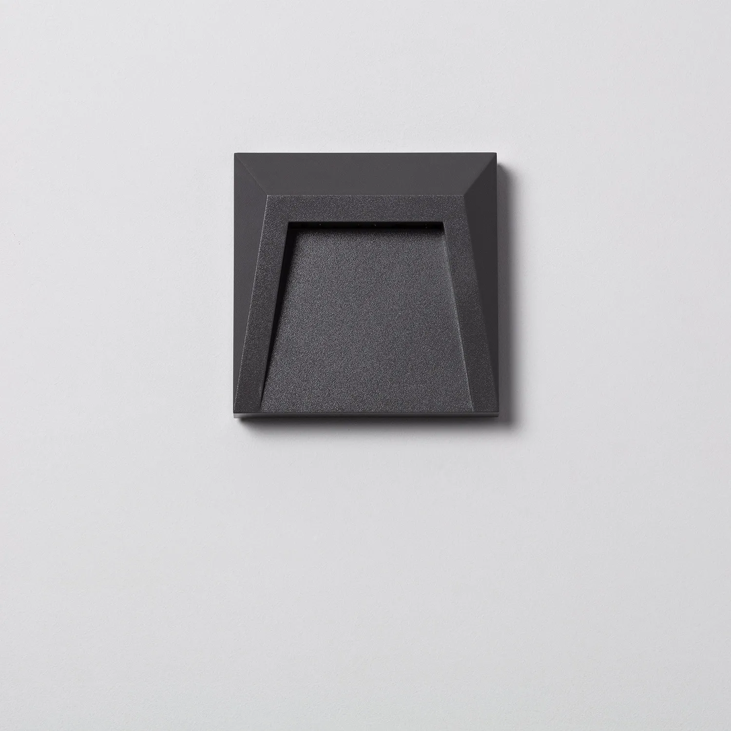 balise-led-en-saillie-Messou-ip65-15w-grise6