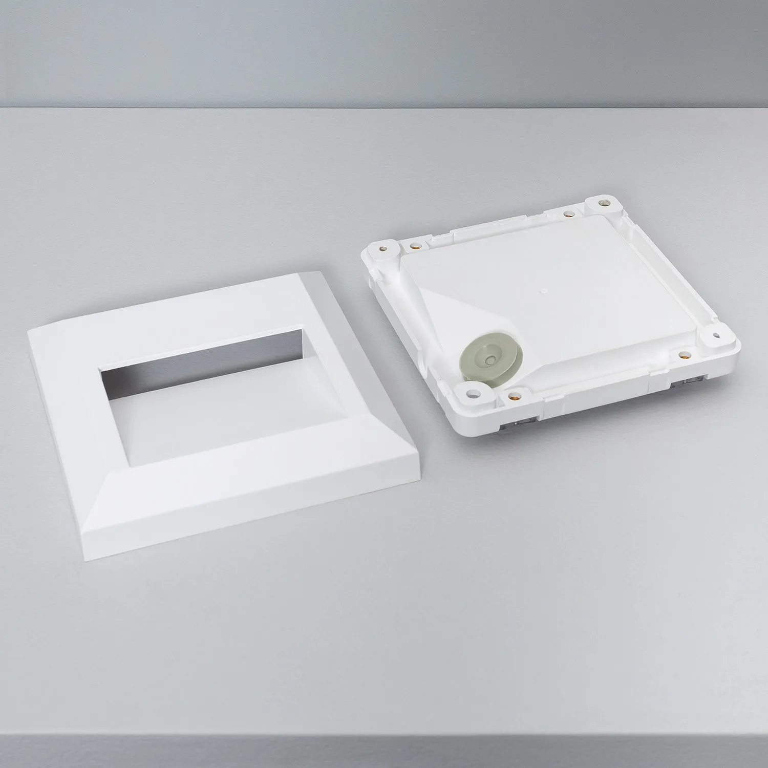 balise-led-exterieure-1w-en-saillie-au-mur-carree-byron-blanche4