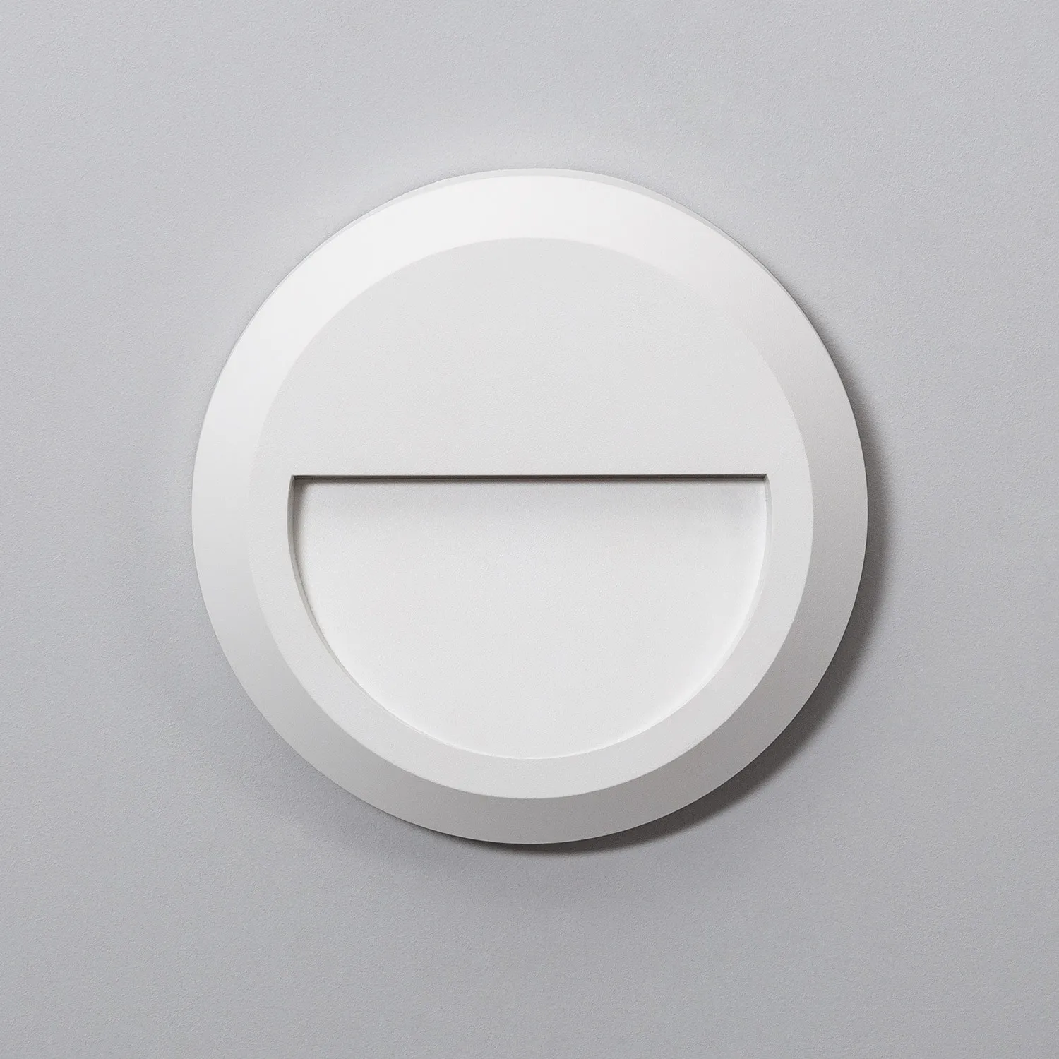 balise-led-exterieure-1w-en-saillie-au-mur-ronde-edulis-blanche2