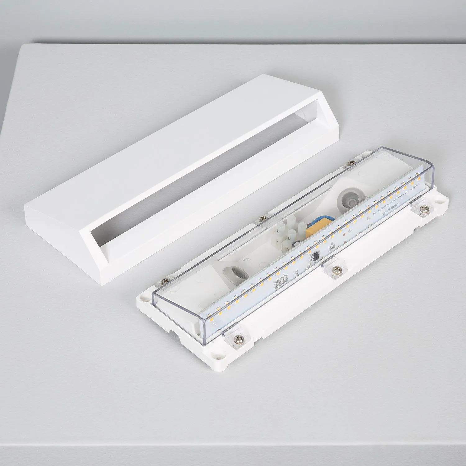 balise-led-exterieure-3w-en-saillie-au-mur-rectangulaire-tunez-blanche3