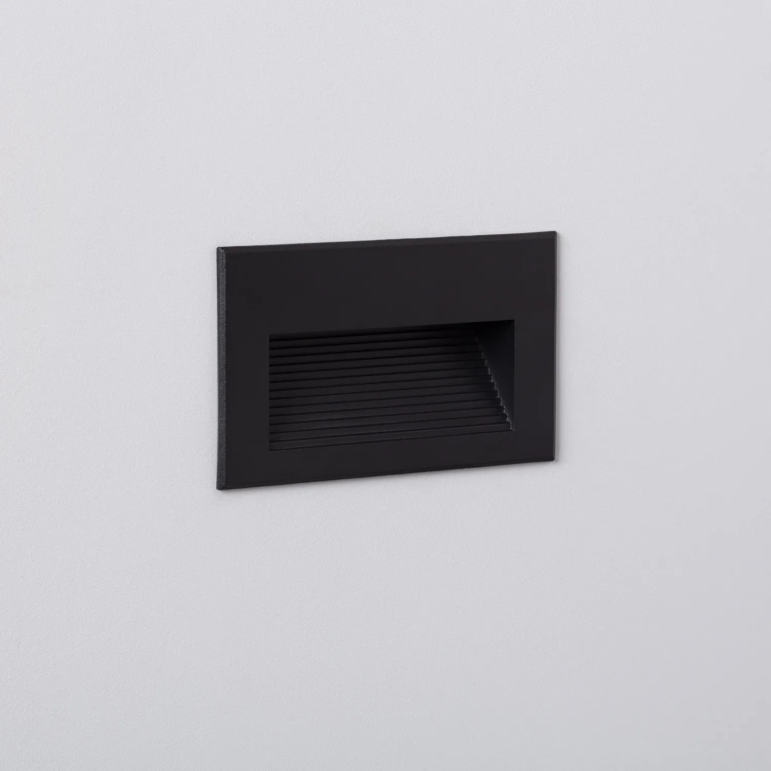 balise-murale-led-encastrable-aluminium-goethe-horizon-5w-noire
