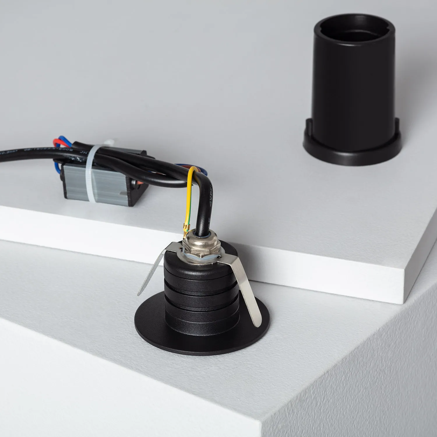 led-wandeinbauleuchte-aussen-2w-rund-schwarz4