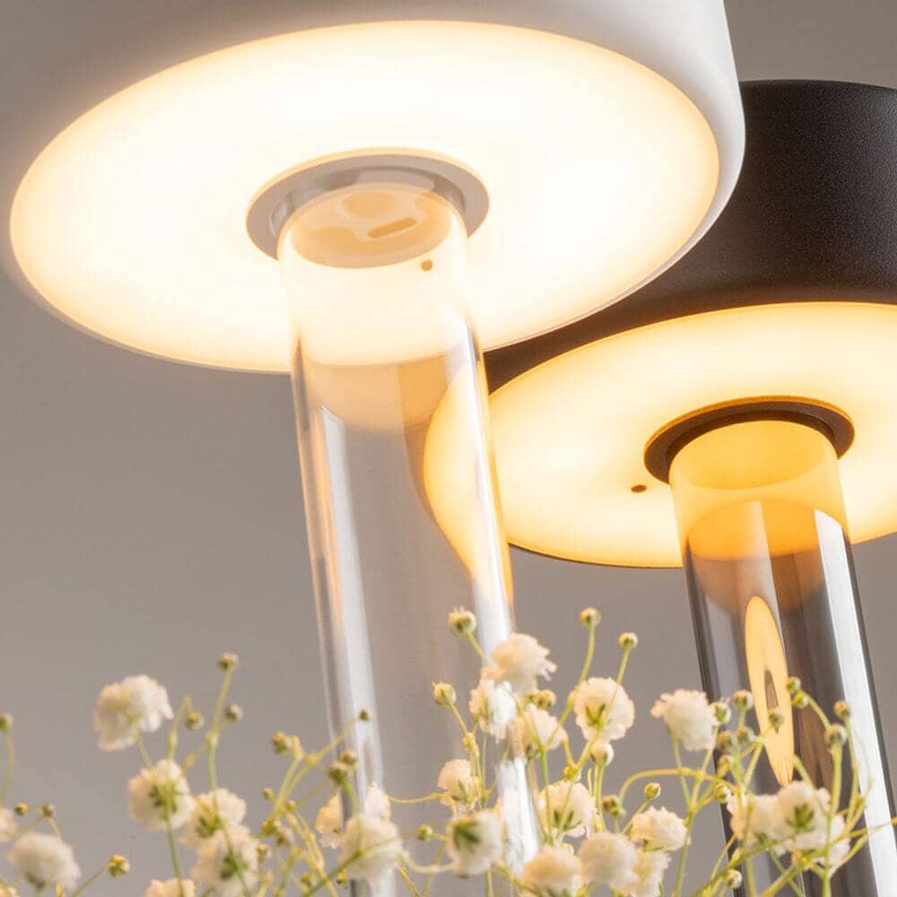 AI-Collaboration-LED-Tischleuchte-Batteriebetrieben-178872_a8167218-136d-48cc-a551-6b3abec82739