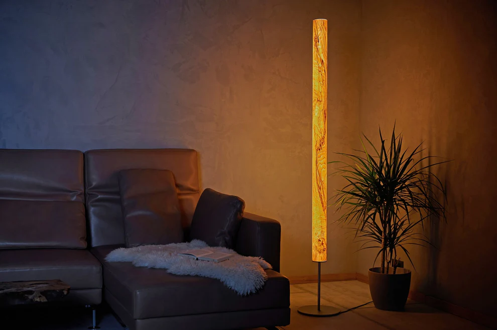 gracia-stehlampe-olivesche-maser-mit-stab-692400