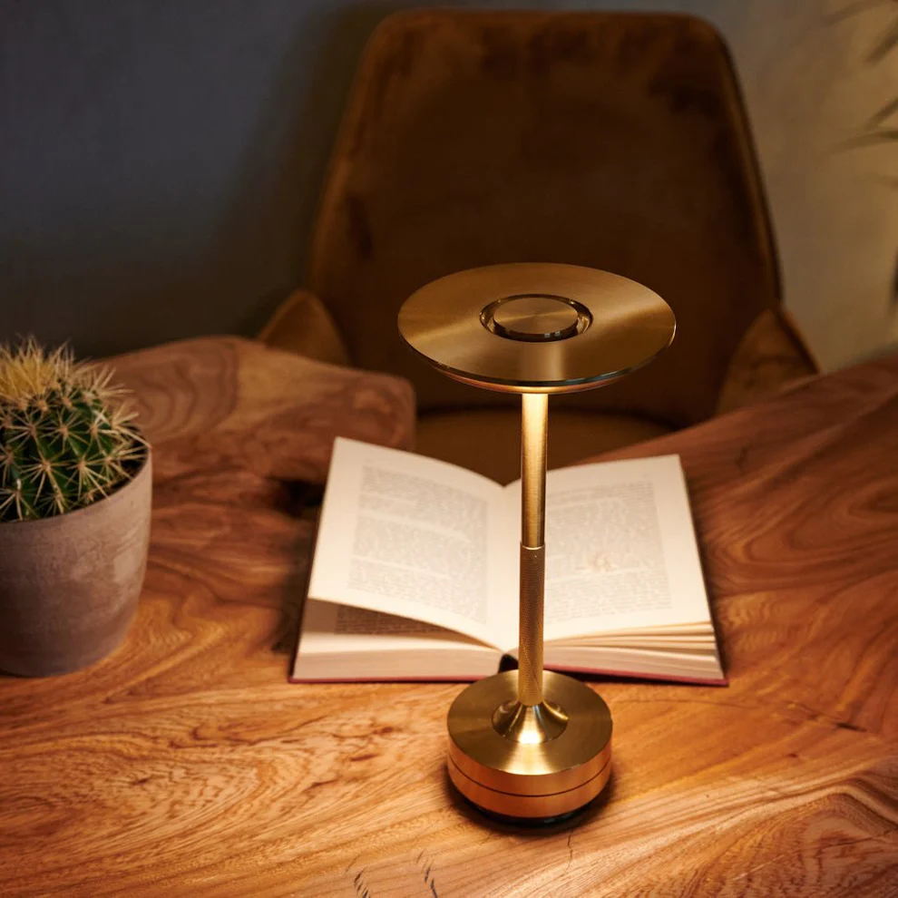 luxa-tischleuchte-messing-867086