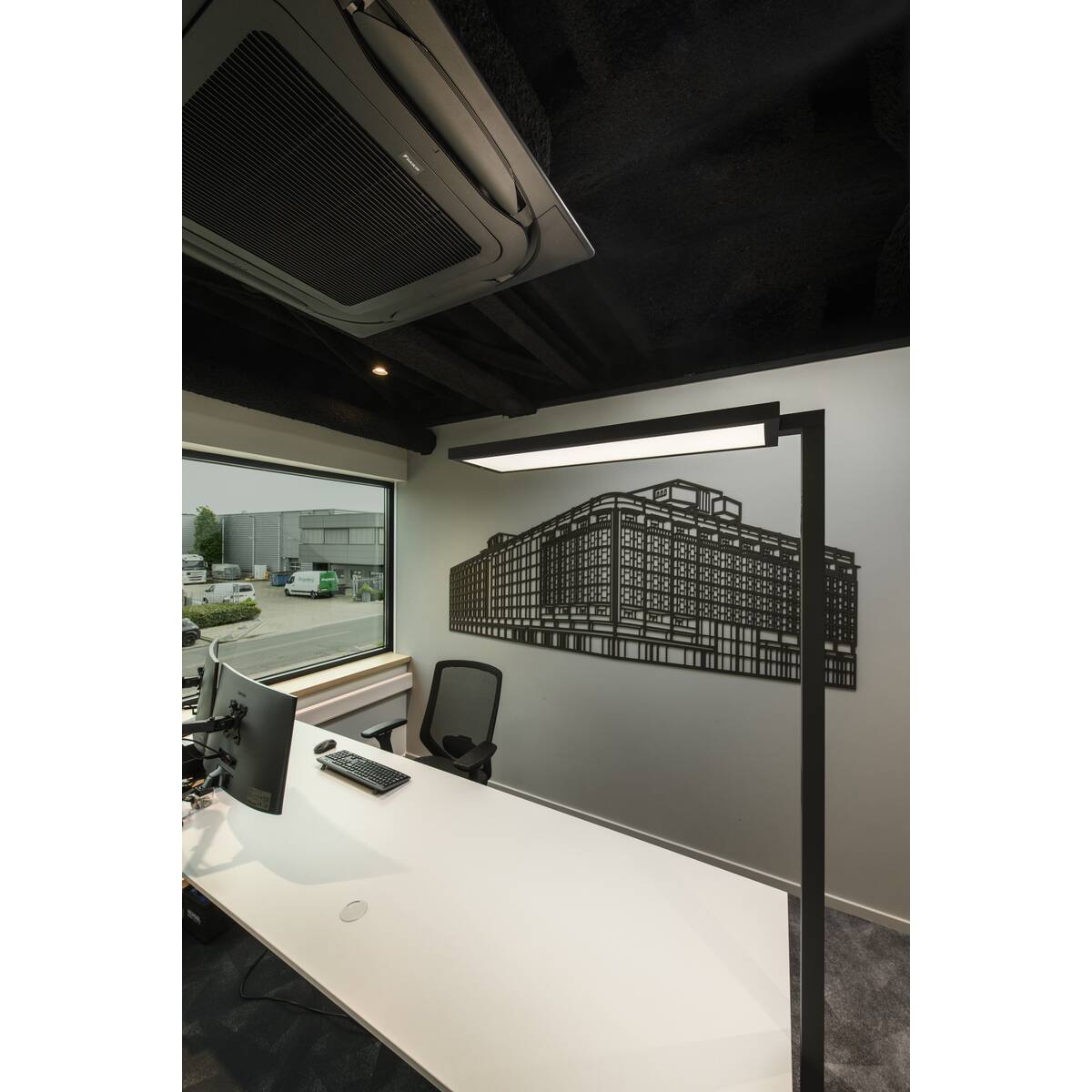 SLV_1007462_A1_H_RGB