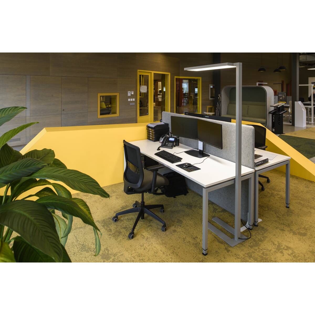 SLV_1007464_A1_H_RGB