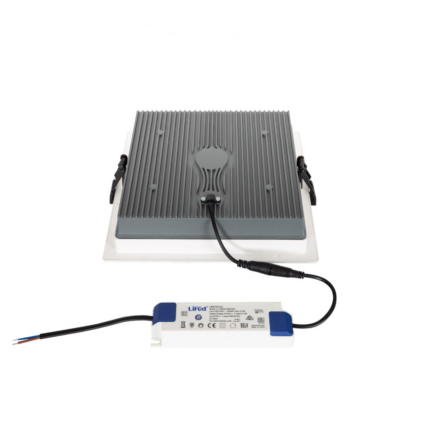 LED-Downlight 30W SAMSUNG Slim Eckig 130lm/W Schnitt 210x210mm URG17