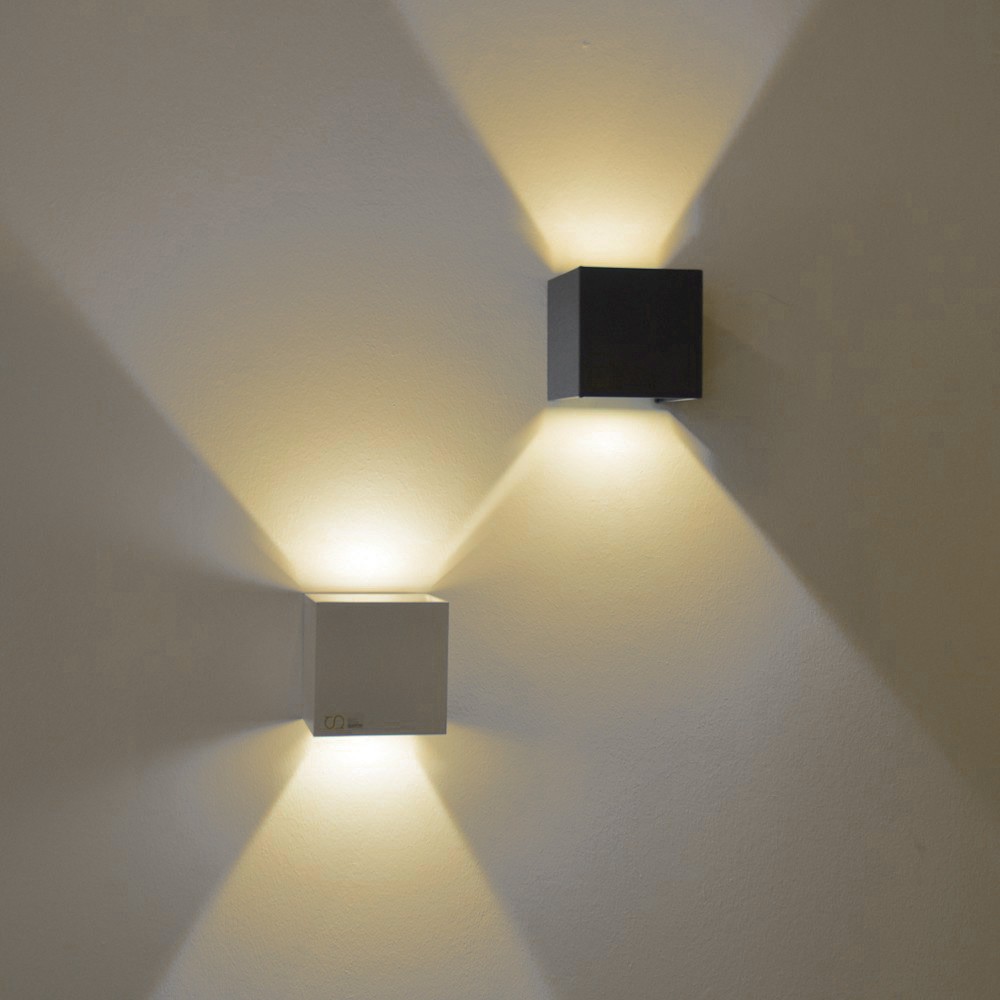 s.LUCE pro Ixa LED Wandleuchte IP44 verstellbare Winkel aus Holz