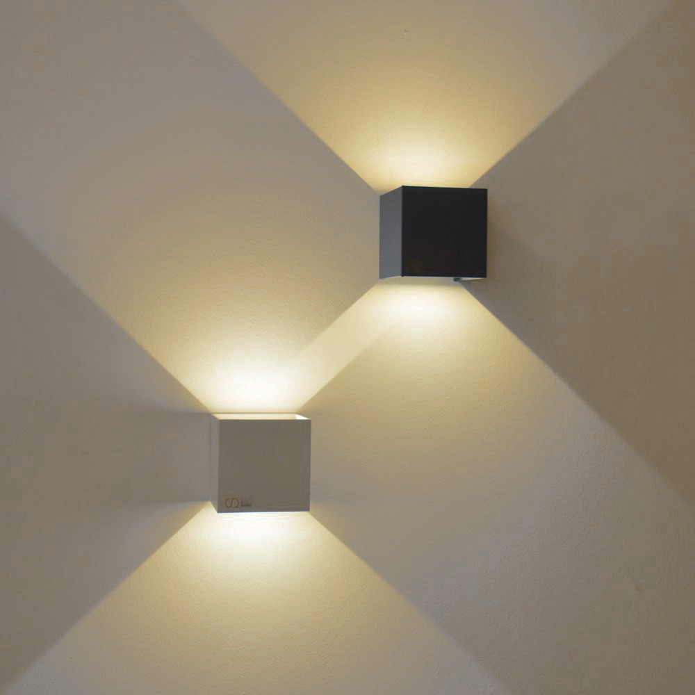 s.LUCE pro Ixa LED Wandleuchte IP44 verstellbare Winkel aus Holz